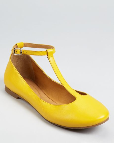 chloe t strap