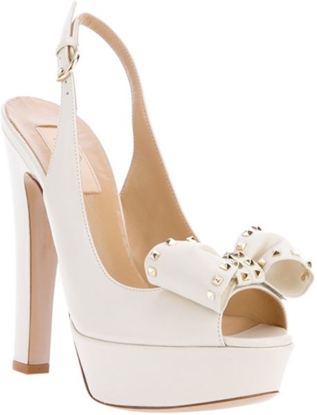 Valentino Peep Toe Sandal in Beige (cream) - Lyst