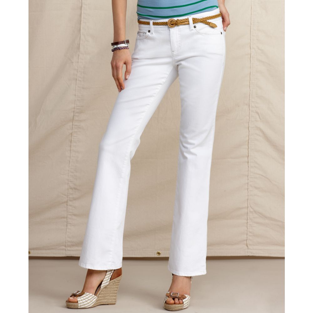 white jeans for curvy figures