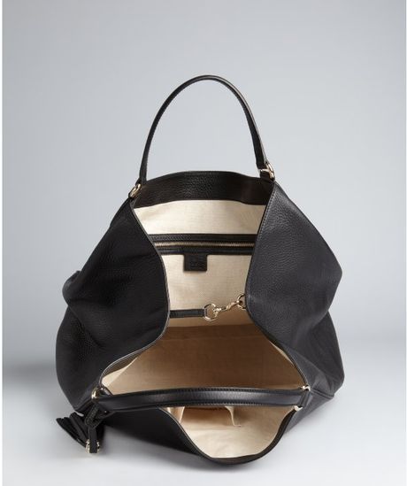 Gucci Black Leather Soho Raised Logo Tassel Shoulder Bag in Black | Lyst