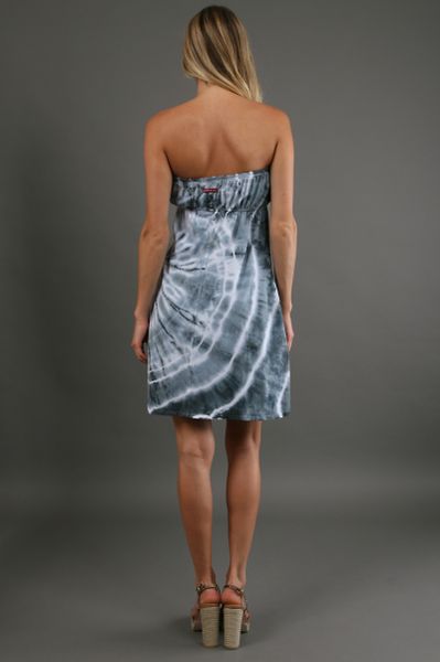 Not a free member yet? You'll also find little black dresses and formal dresses in styles like strapless, halter, off the shoulder and backless. Slip into a long sleeve black dress for those cooler evenings, or go short sleeve or sleeveless for a gorgeous summer look.