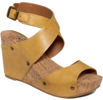  Moran Wedge Sandals 