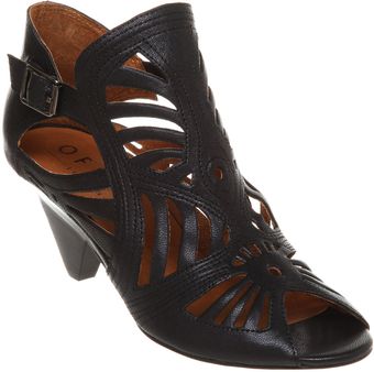  Gullivers Travels Black Leather 