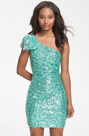 Way-in Bow Accent Oneshoulder Sequin Dress - Lyst