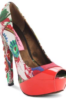 Betsey Johnson Vollume Platform Pumps - Lyst