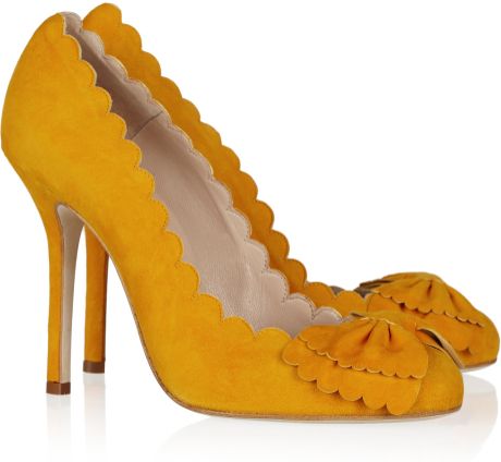 Oscar De La Renta Scalloped Suede Pumps in Yellow (mustard) - Lyst