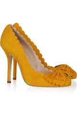 Oscar de la Renta Scalloped Suede Pumps