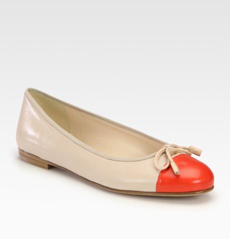 Prada Bicolor Leather Bow Ballet Flats in Beige (nude) - Lyst