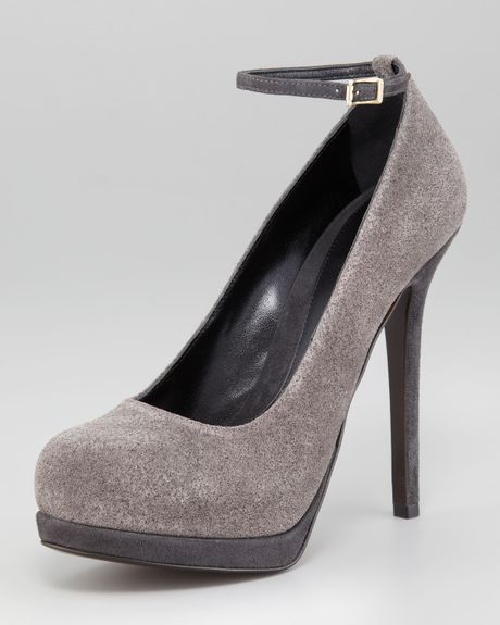 Fendi Shimmer Suede Pump in Gray - Lyst
