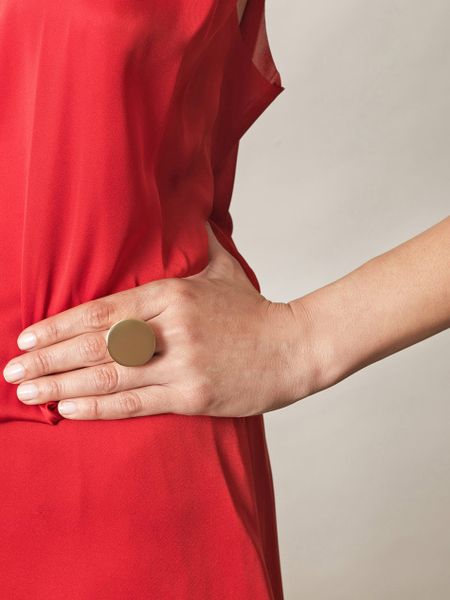 Stella Mccartney Circular Ring in Gold - Lyst
