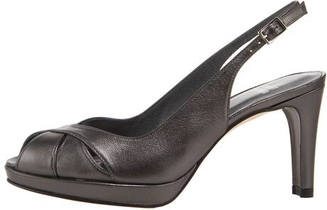 crisscross peep toe slippers