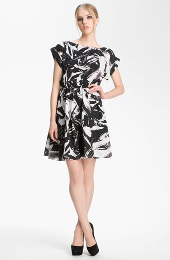 Alice + Olivia Yuyu Print Blouson Silk Dress - Lyst