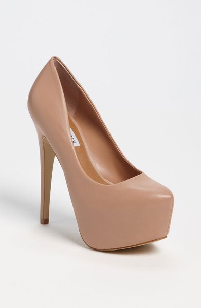 Steve Madden Dejavu Pump in (end of color list blush leather) | Lyst