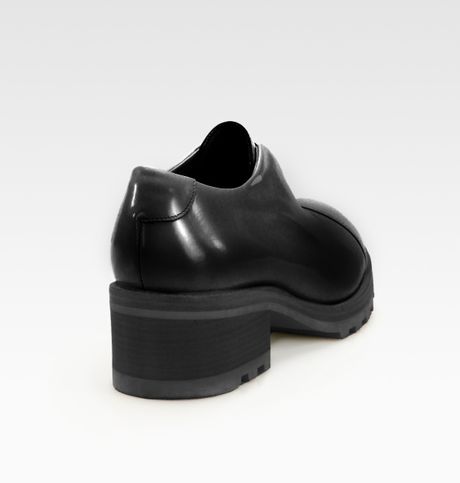 laceless loafers