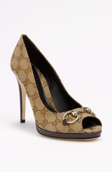 Gucci New Hollywood Pump in Beige - Lyst