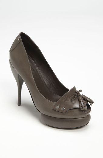 Vera Wang Footwear Corrinne Pump - Lyst