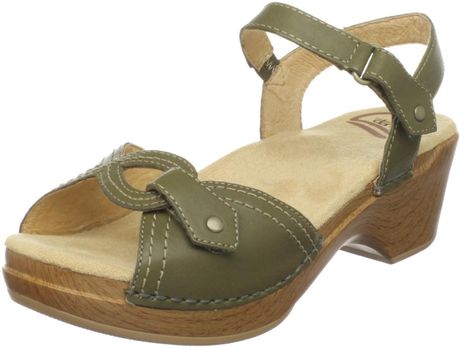 Dansko Dansko Womens Sara Waxy Sandal in Green (chino) | Lyst