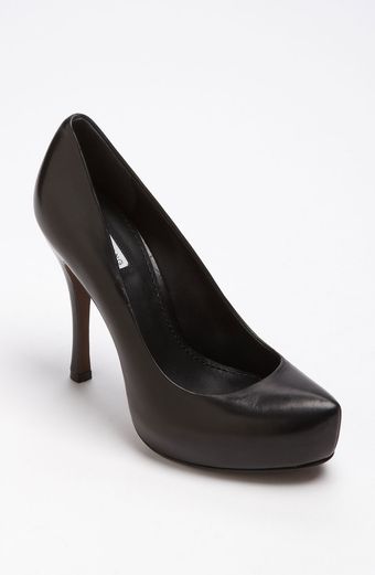 Vera Wang Footwear Raquel Pump - Lyst