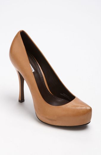 Vera Wang Footwear Raquel Pump - Lyst