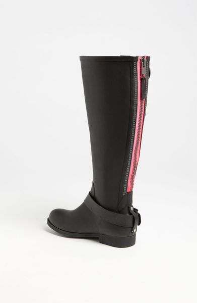Steve Madden Tsunamii Contrast Zip Rain Boot in Black (black pink ...