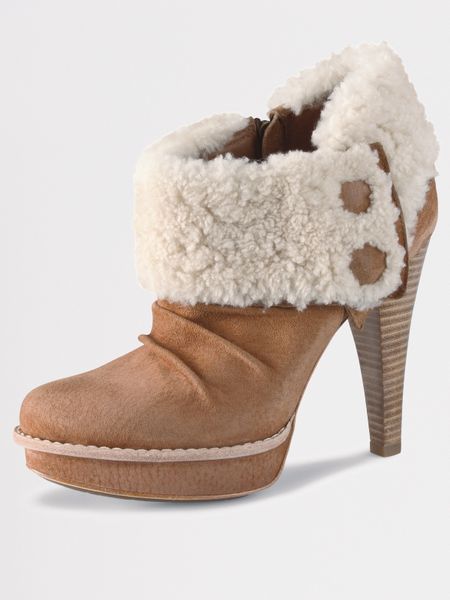 ugg style boots worn by jennifer aniston ugg style boots worn by jennifer aniston