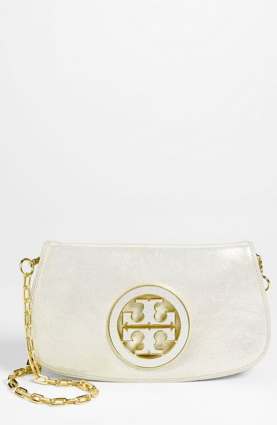 Tory Burch Glitter Logo Clutch in Gold (light gold) - Lyst