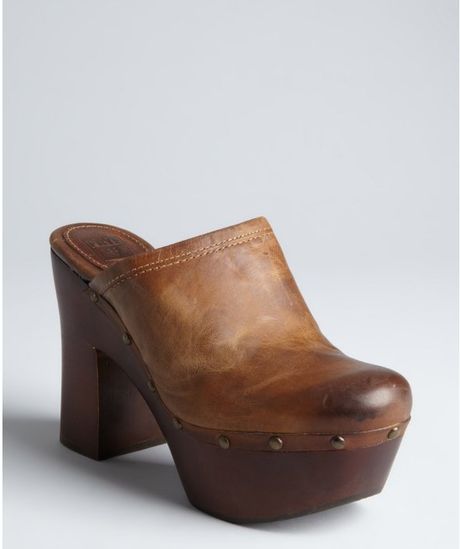 frye leather clogs