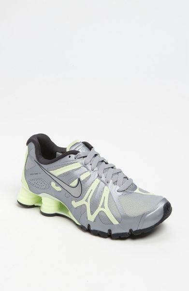 nike shox volt