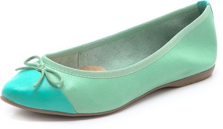 steve madden cap toe flats
