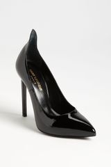 Yves Saint Laurent Thorn Pump