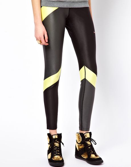 nike sport distort color block leggings