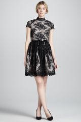 Alice + Olivia Jayna Lace Keyhole Dress