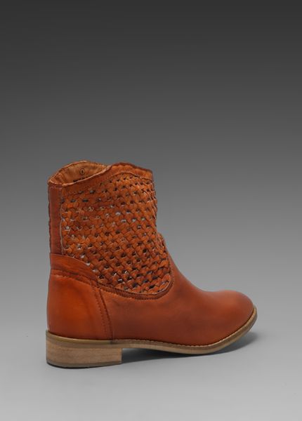 seychelles tender heel cognac