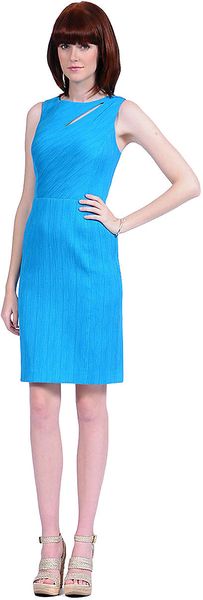 Kay Unger Sleeveless Textured Sheath Dress - Lyst