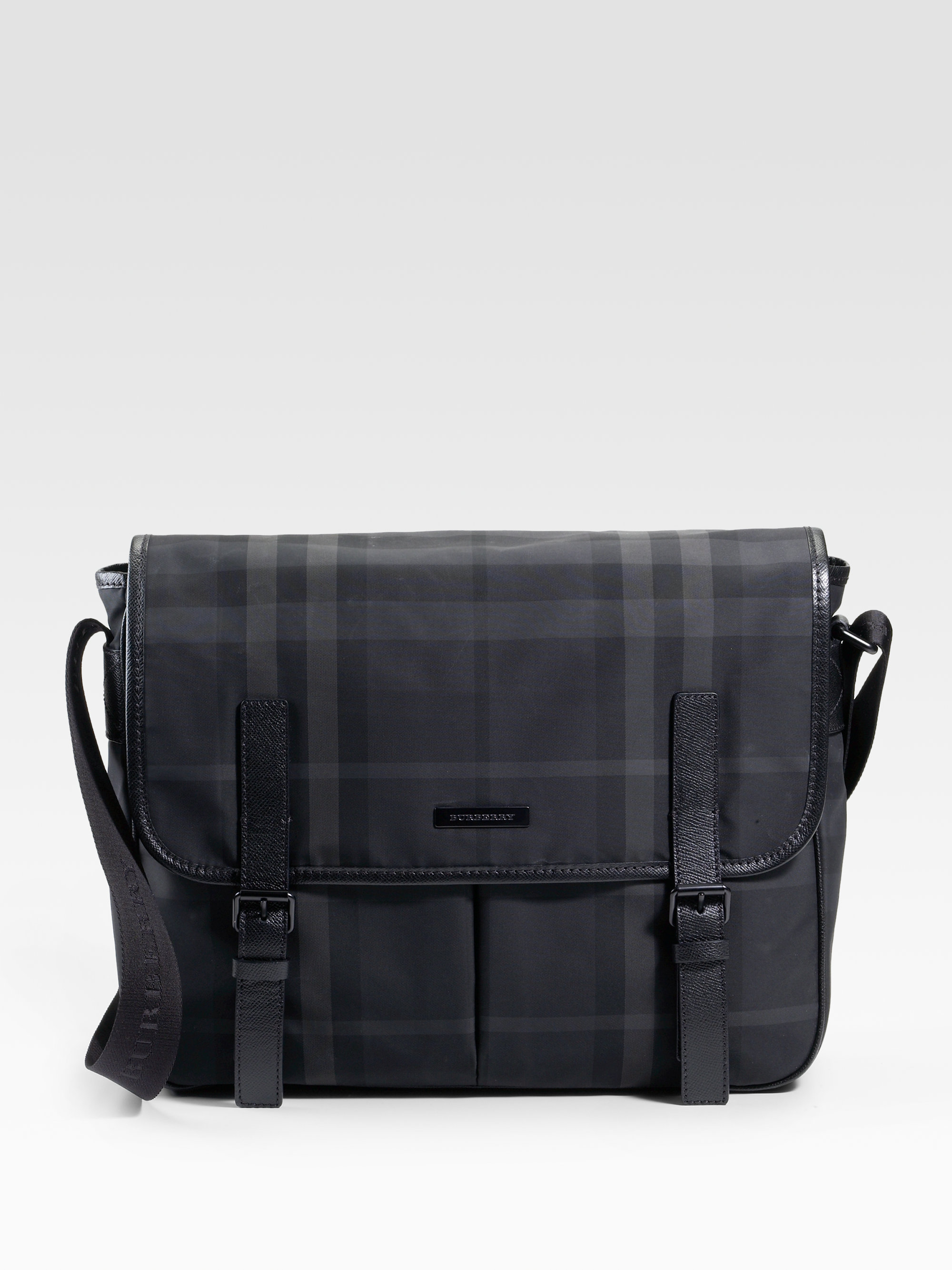 Burberry Beat Check Nylon Messenger Bag in Black for Men Lyst