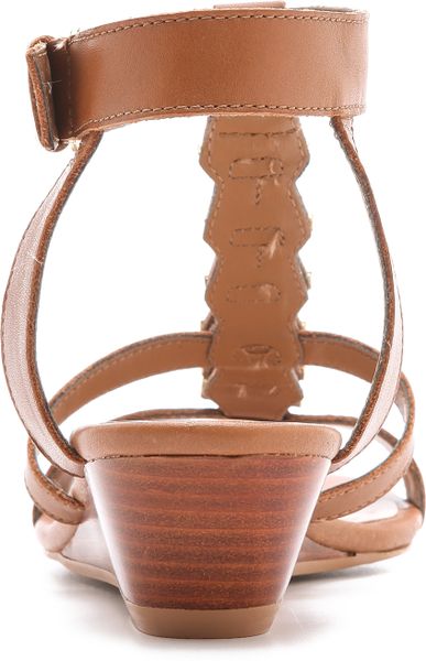 Dolce Vita Helia Low Wedge Sandals in Beige (cognac) | Lyst