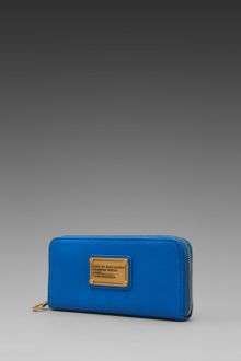 Marc By Marc Jacobs Classic Q Slim Zip Around in Electric Blue Lemonade - Lyst