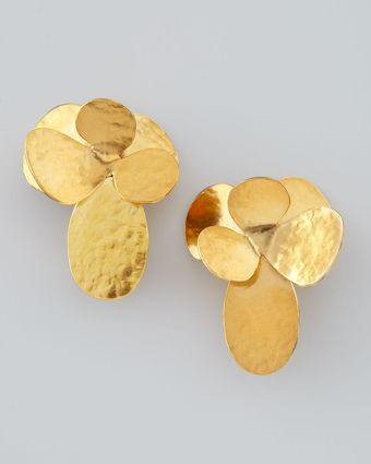 Herve Van Der Straeten Mmered Gold Petal Clip Earrings - Lyst