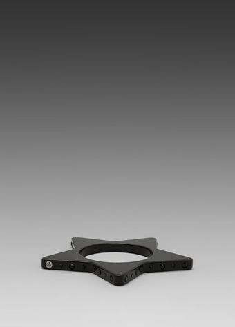 Marc By Marc Jacobs Key Items Star Slice Bangle in Black - Lyst