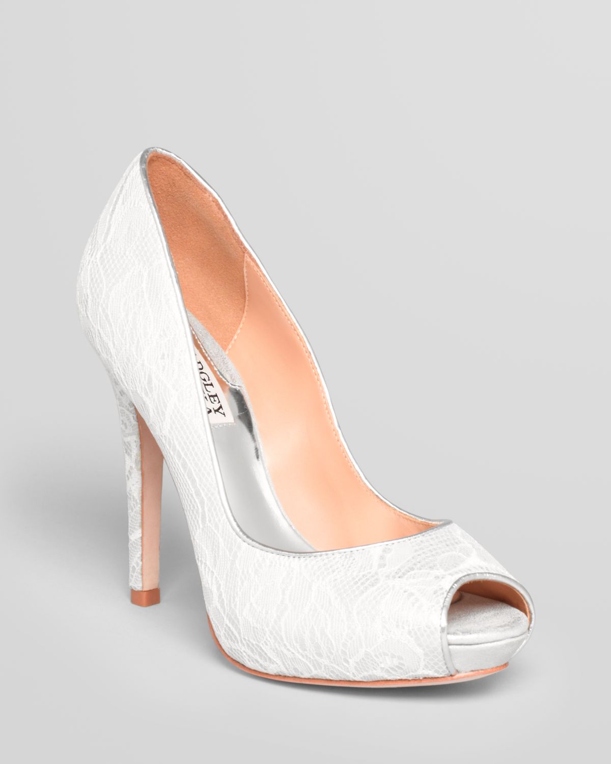 badgley mischka white pumps