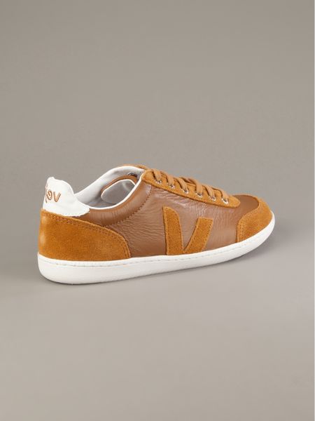 veja brown trainers