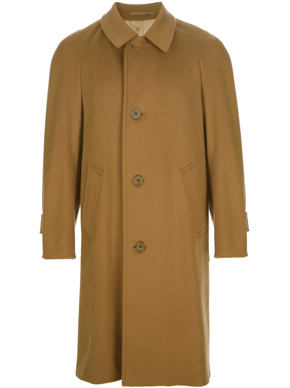 Aquascutum falls into administration
