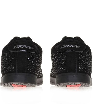 black casual canvas shoes