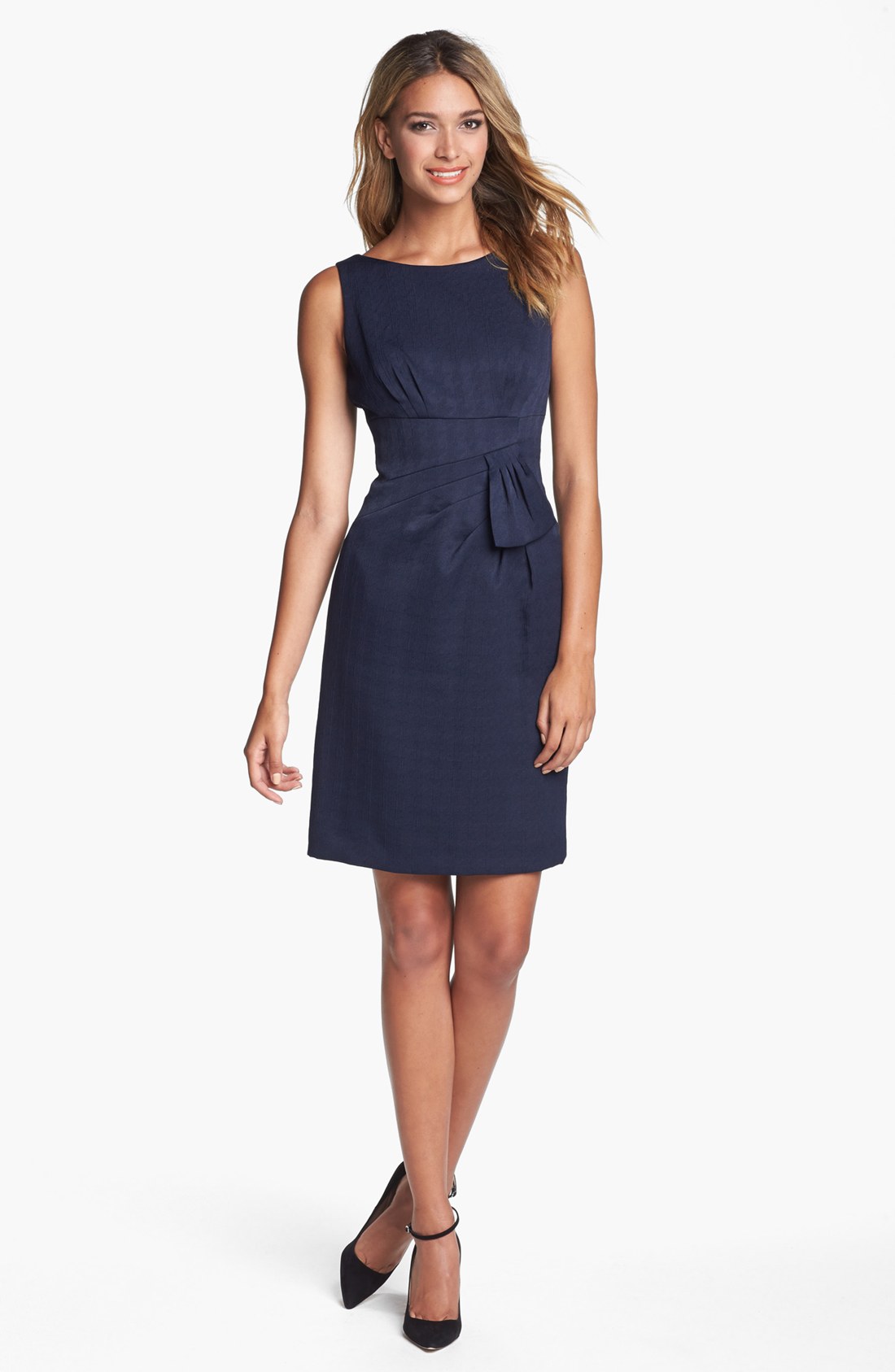 Tahari Sleeveless Side Bow Jacquard Sheath Dress in Blue (Navy) | Lyst