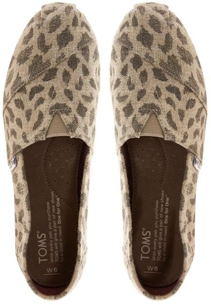 leopard toms flats