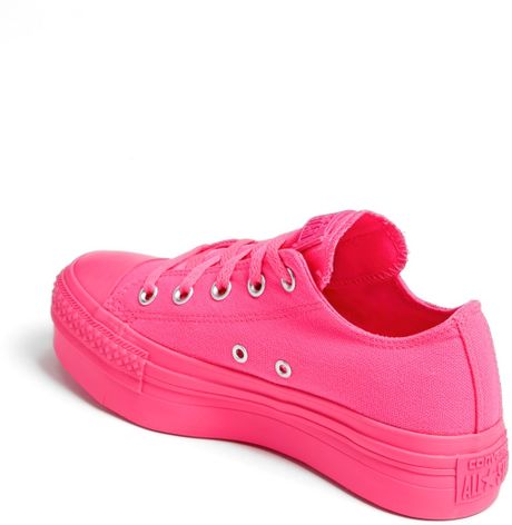 chuck taylor platform pink