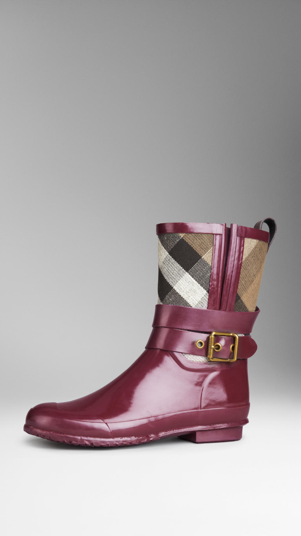 burberry boots mens pink