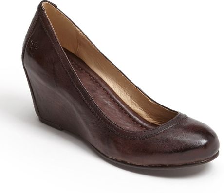 wedge pumps brown