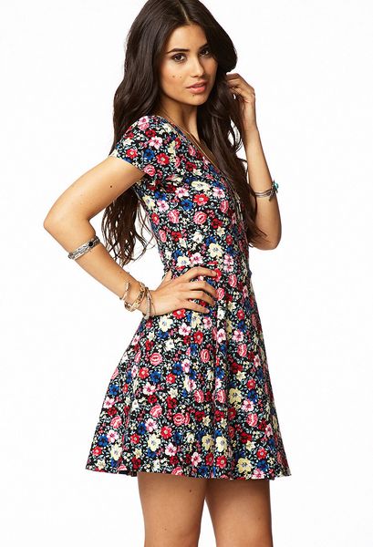 Forever 21 Fit Flare Floral Dress in Red (Blackred)