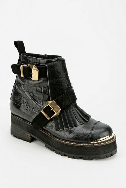 urban outfitters black leather boots
